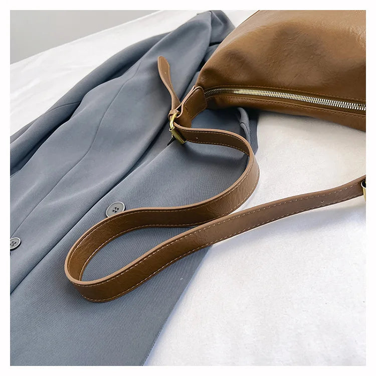 Women Vintage Soft Leather Dumpling Bag Fashion Adjustable Strap Crossbody Bag Large Capacity Crescent Shoulder Purse for Daily