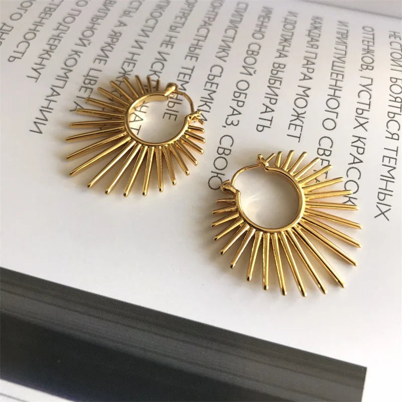 Trending French Metal Sunflower Hoop Earring Texture Elegant Geometry Cheap Earrings Female Fashion Jewelry Woman New