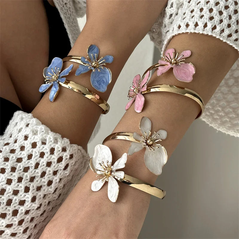 Elegant Enamel Flower Open Cuff Bracelet For Women'S Gold Plated Metal Pink White Blue Floral Bangles Beach Vacation Jewelry