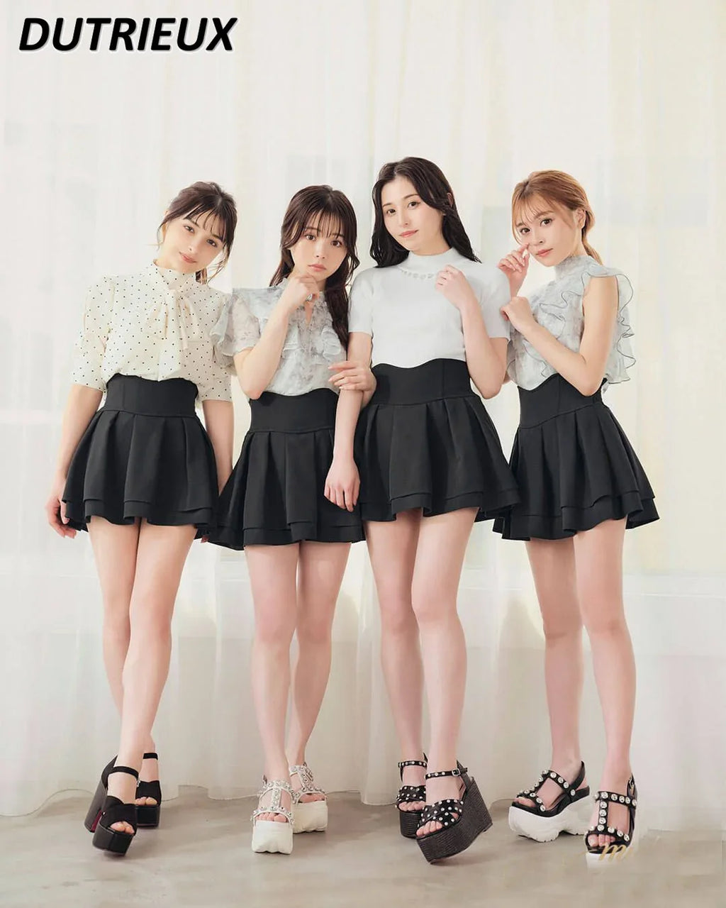 Japanese Lolita Black Skirts Women 2023 Spring Autumn New Radian Waistline Slim Short Pleated Skirt Female Mini Skirt Culottes