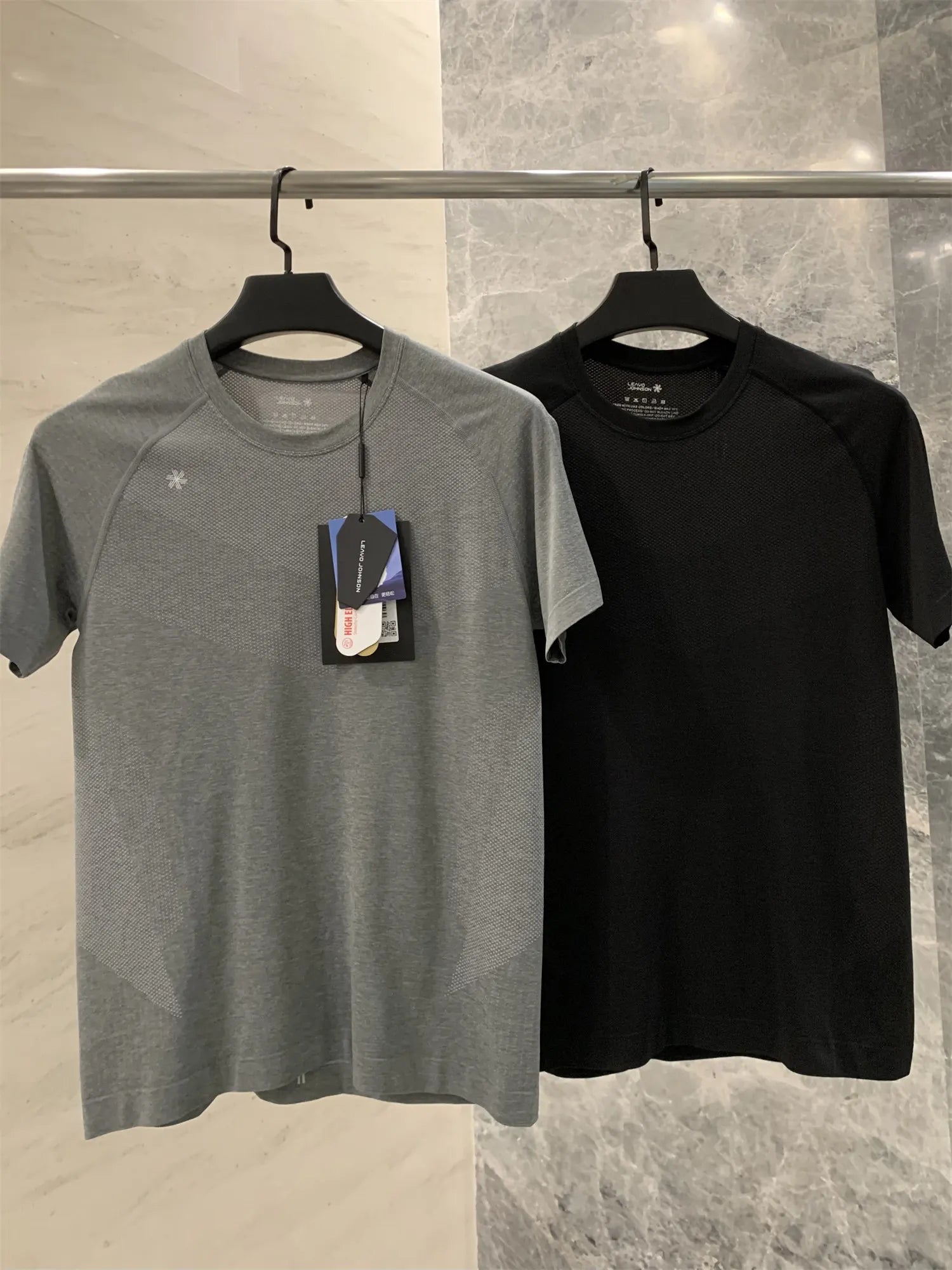 Leavo Johnson Men's Seamless Knitted Summer T-Shirt Quick Dry Mesh Sporty Short Sleeve round Neck Geometric Pattern Polyester