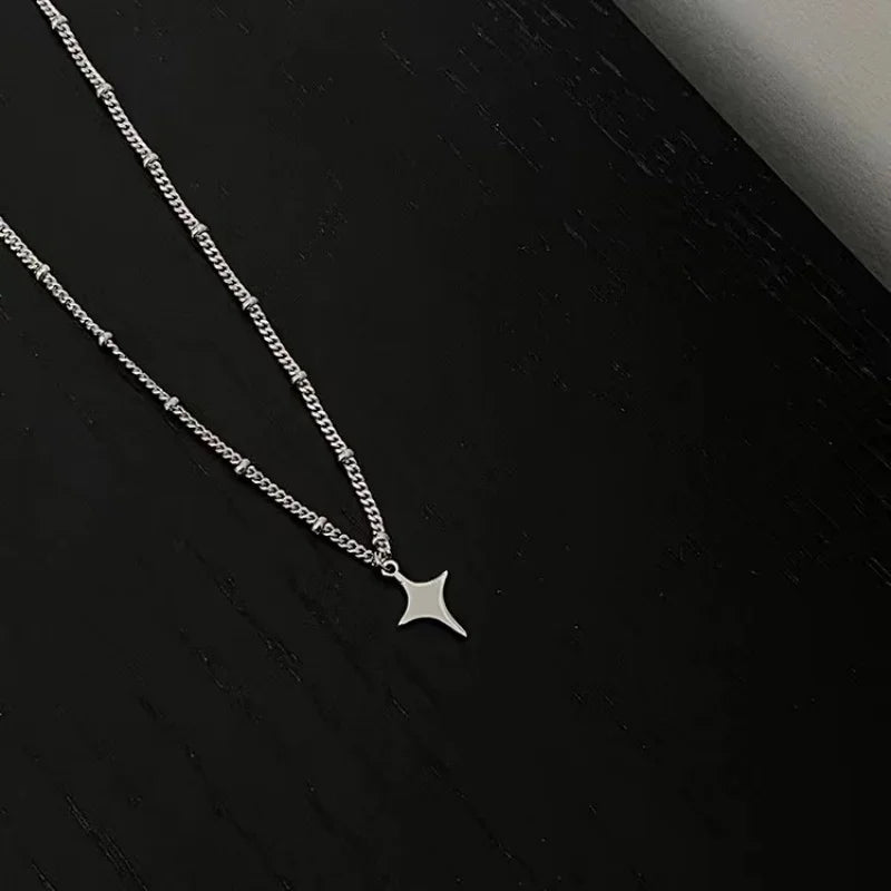 Trendy Vintage Necklace Women'S Men'S Fashion Necklace Hollow Choker Pendant Neck Jewelry Accessories Chain