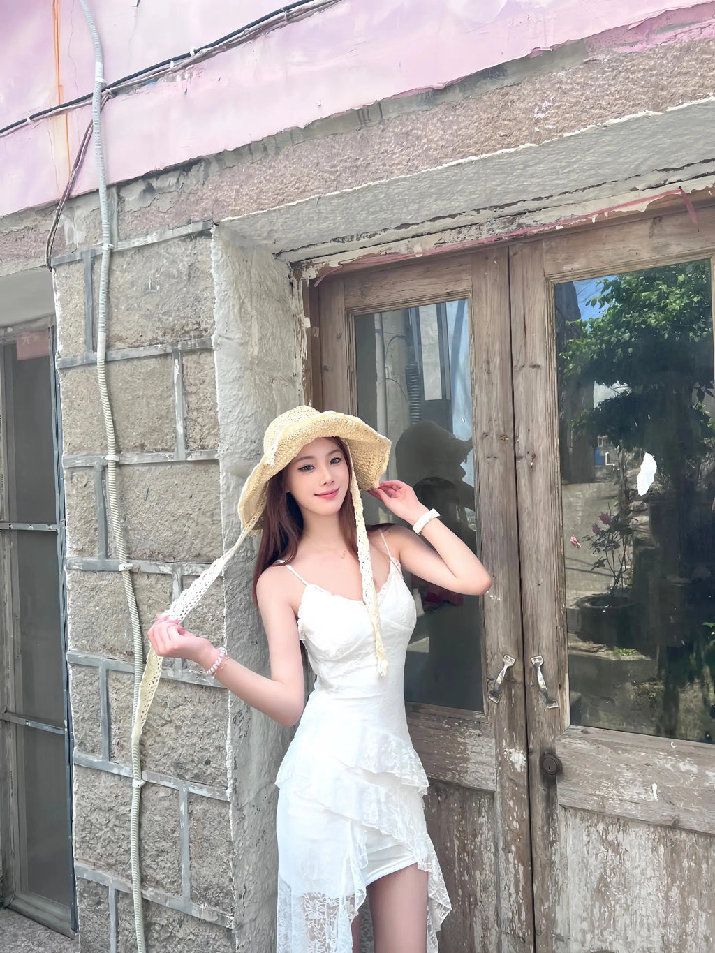 Summer New Style White Lace Irregular Belted Strap Dress Women's Beach Vacation Dress Slim Fit French Style No Sleeve Dress