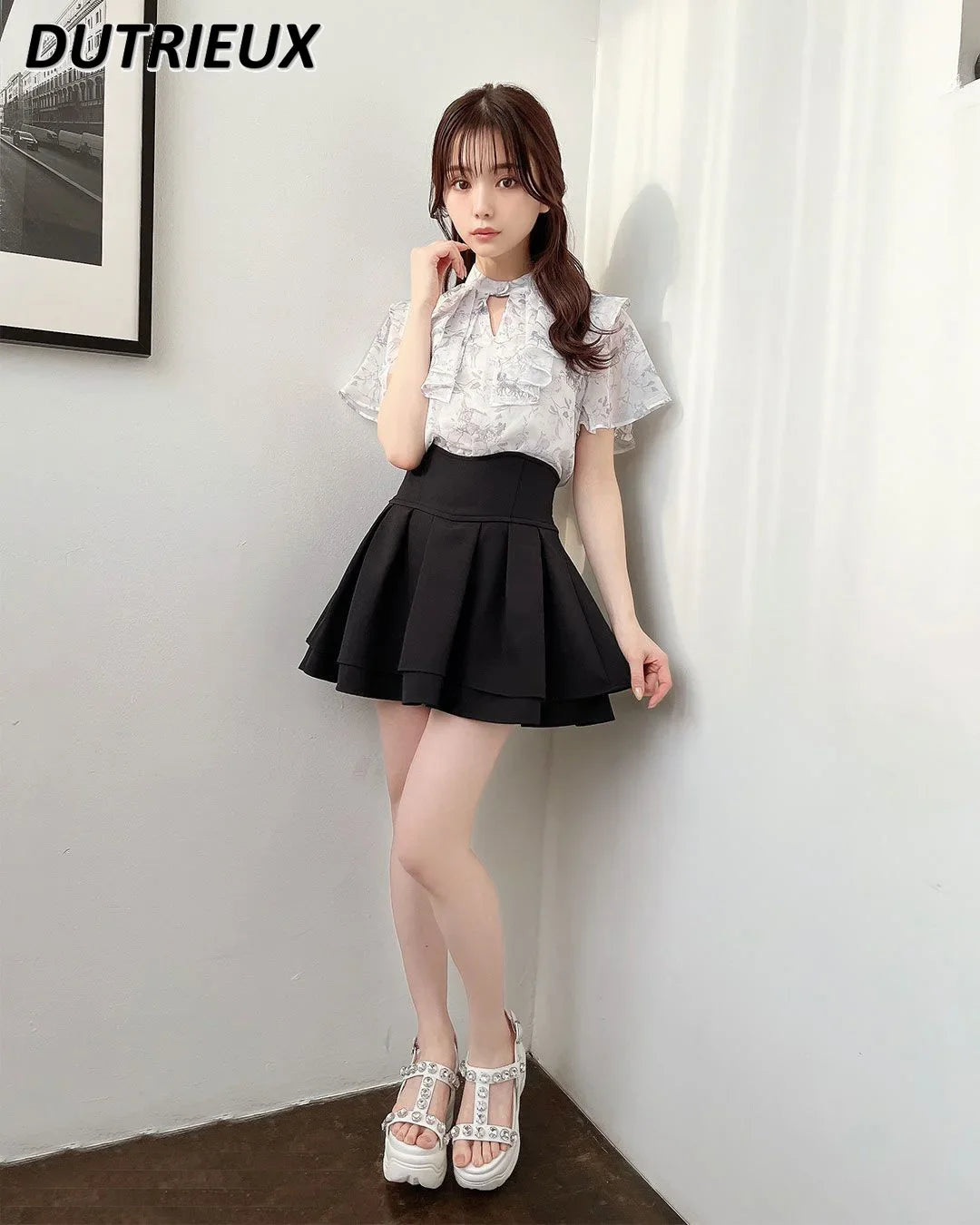 Japanese Lolita Black Skirts Women 2023 Spring Autumn New Radian Waistline Slim Short Pleated Skirt Female Mini Skirt Culottes