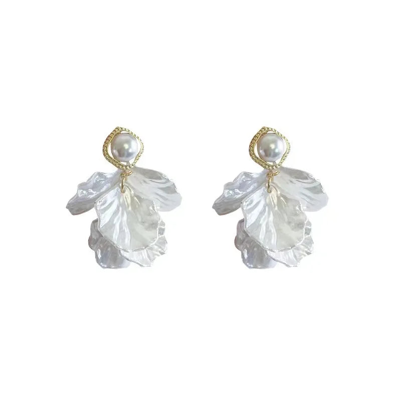 Flower Pearl Stud Earrings Korea Elegant Temperament White Color Petal Earrings For Women'S Wedding Jewelry Gifts