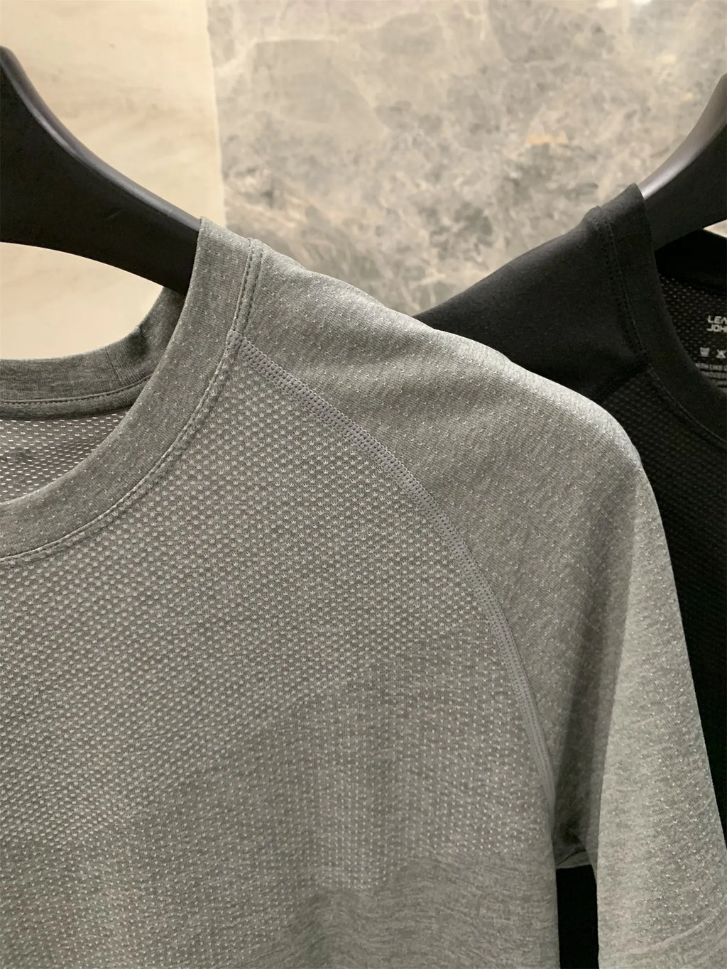 Leavo Johnson Men's Seamless Knitted Summer T-Shirt Quick Dry Mesh Sporty Short Sleeve round Neck Geometric Pattern Polyester