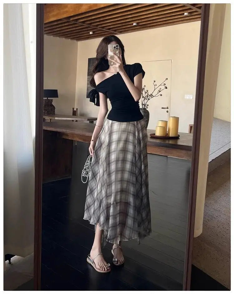 Stylish Black Asymmetrical Shoulder Bared Short Sleeve T-Shirt Women's Summer Waist Cinched Belted Slimming Top Korean Style