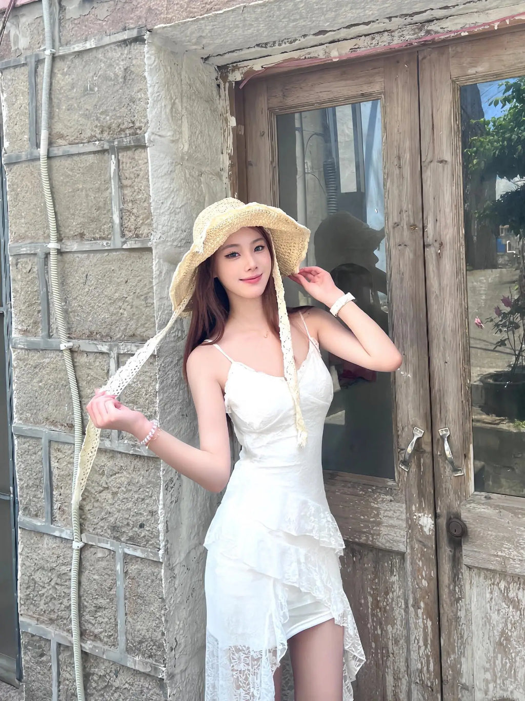 Summer New Style White Lace Irregular Belted Strap Dress Women's Beach Vacation Dress Slim Fit French Style No Sleeve Dress