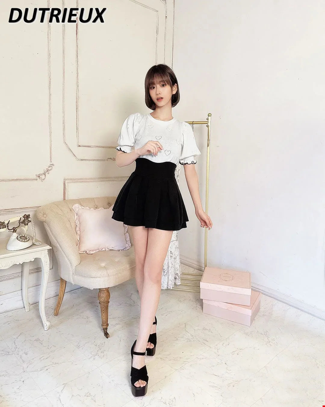 Japanese Lolita Black Skirts Women 2023 Spring Autumn New Radian Waistline Slim Short Pleated Skirt Female Mini Skirt Culottes