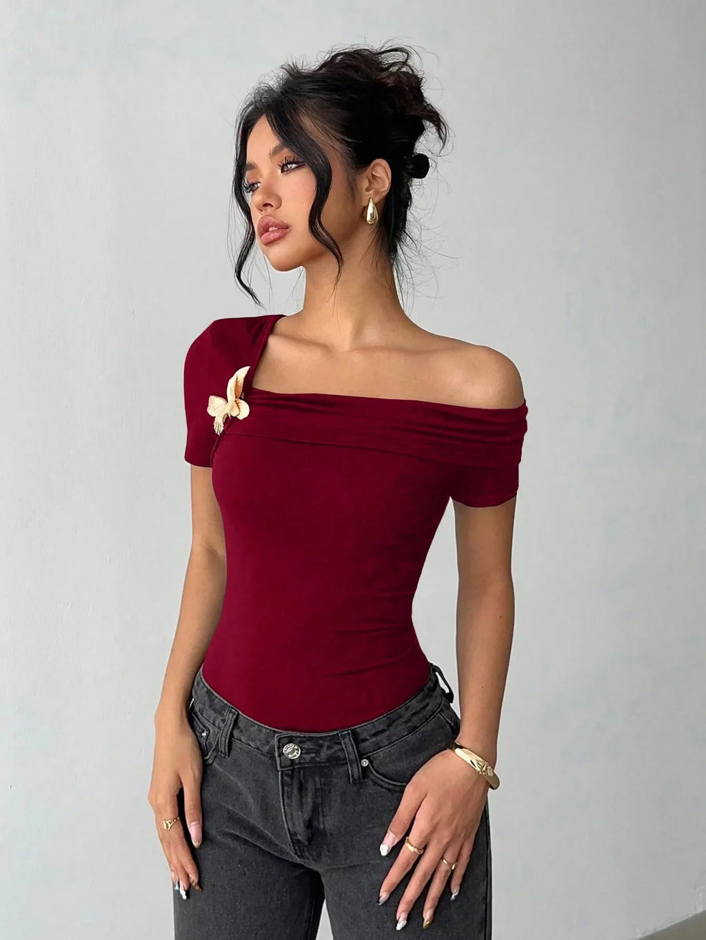 Metal Butterfly Buckle Sloping Shoulder T-shirt Women's Short Sleeve Slim Fitting Interior Blouse Casual Versatile Cropped Tops