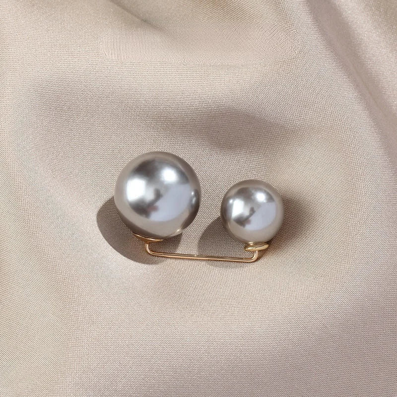 4Pcs/set Women Fashion Tightening Waistband Pin Double Pearl Brooches Metal Lapel Pin Brooch Pins Sweater Shirt Cardigan Brooch