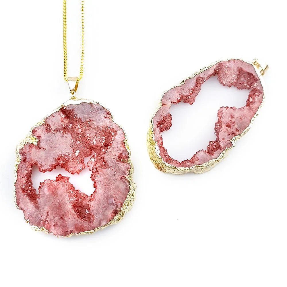 Natural Agate Slice Druzy Necklace Irregular Quartz Geode Pendant Necklace with Gold Plated Edge Crystal Stone Jewelry for Women