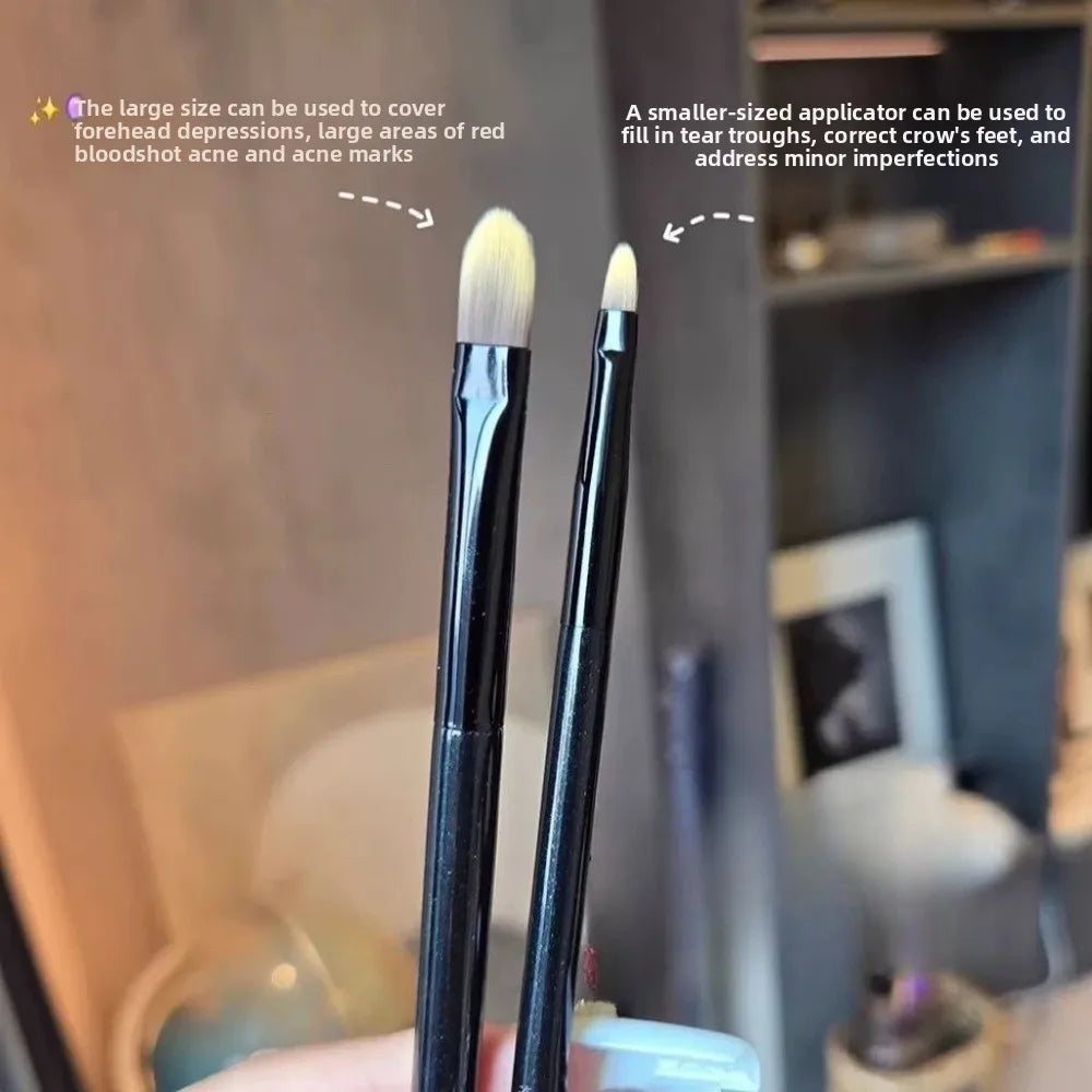 Tongue-shaped Flat Detail Concealer Brush, Soft Bristles Seamless Coverage for Dark Circles, Acne Marks & Spots