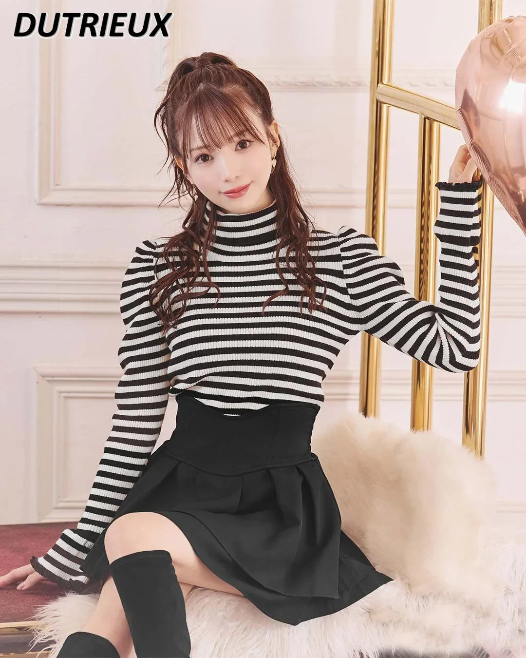 Japanese Lolita Black Skirts Women 2023 Spring Autumn New Radian Waistline Slim Short Pleated Skirt Female Mini Skirt Culottes