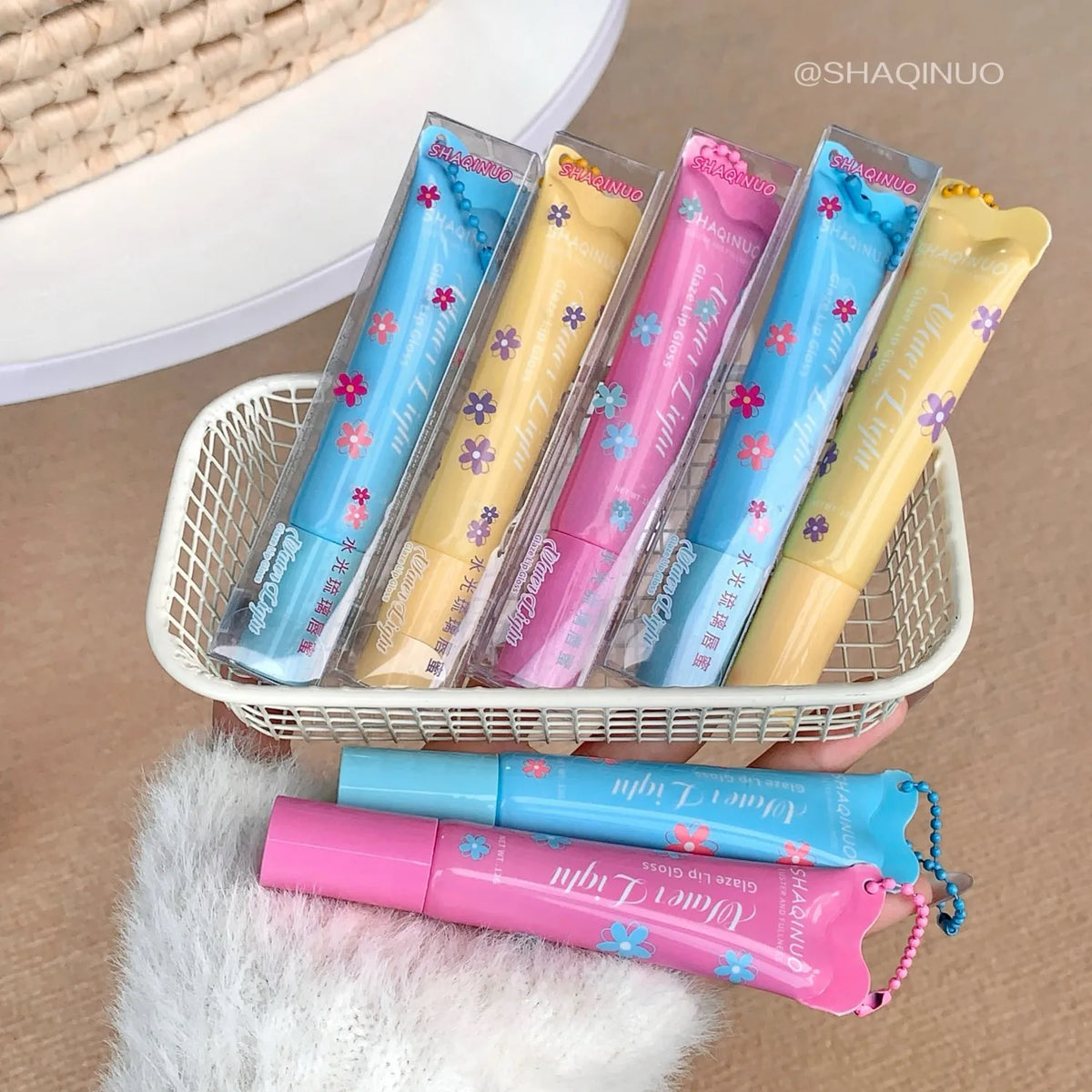 SHAQINUO Glittering Mirror Lip Gloss, Hydrating Shimmer Lip Glaze
