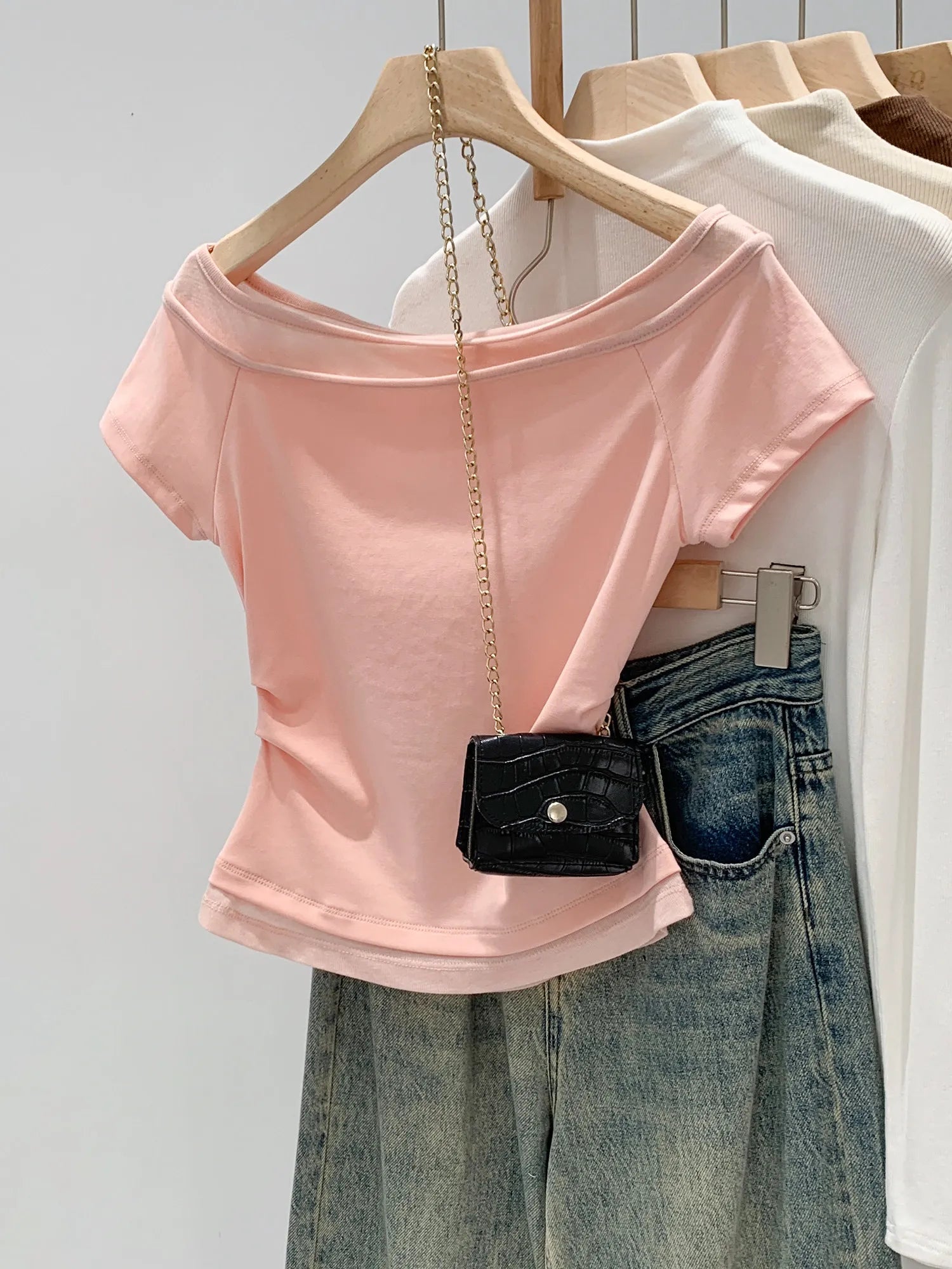 Unique Shoulder-Baring Pink Short-Sleeve T-Shirt Women's Summer New Style Korean Version Slim Fit Commute Style Cotton Material