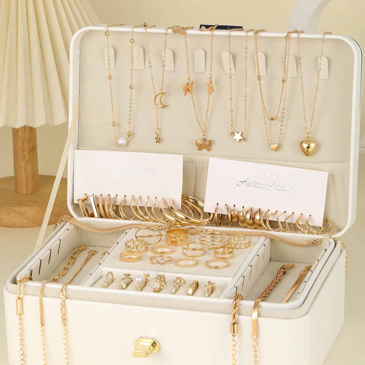 Elegant Vintage Jewelry Set With Pendant Necklace And Twisted C Hoop Earrings For Daily Outfits