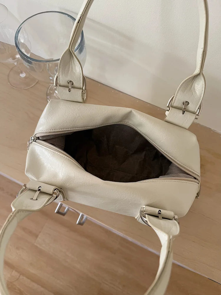 Fashion Rivet Women Shoulder Bag PU Leather Hot Girl Motorcycle Bag Bolsa Feminina Female Underarm Bag Ladies Big Handbag Black