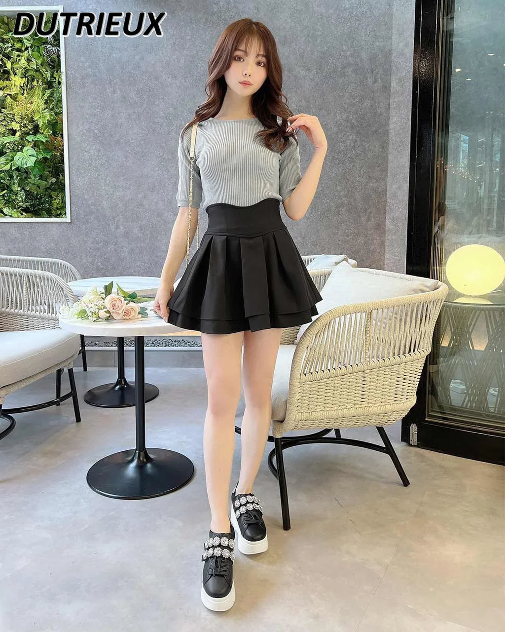 Japanese Lolita Black Skirts Women 2023 Spring Autumn New Radian Waistline Slim Short Pleated Skirt Female Mini Skirt Culottes