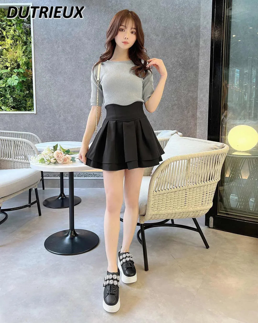 Japanese Lolita Black Skirts Women 2023 Spring Autumn New Radian Waistline Slim Short Pleated Skirt Female Mini Skirt Culottes