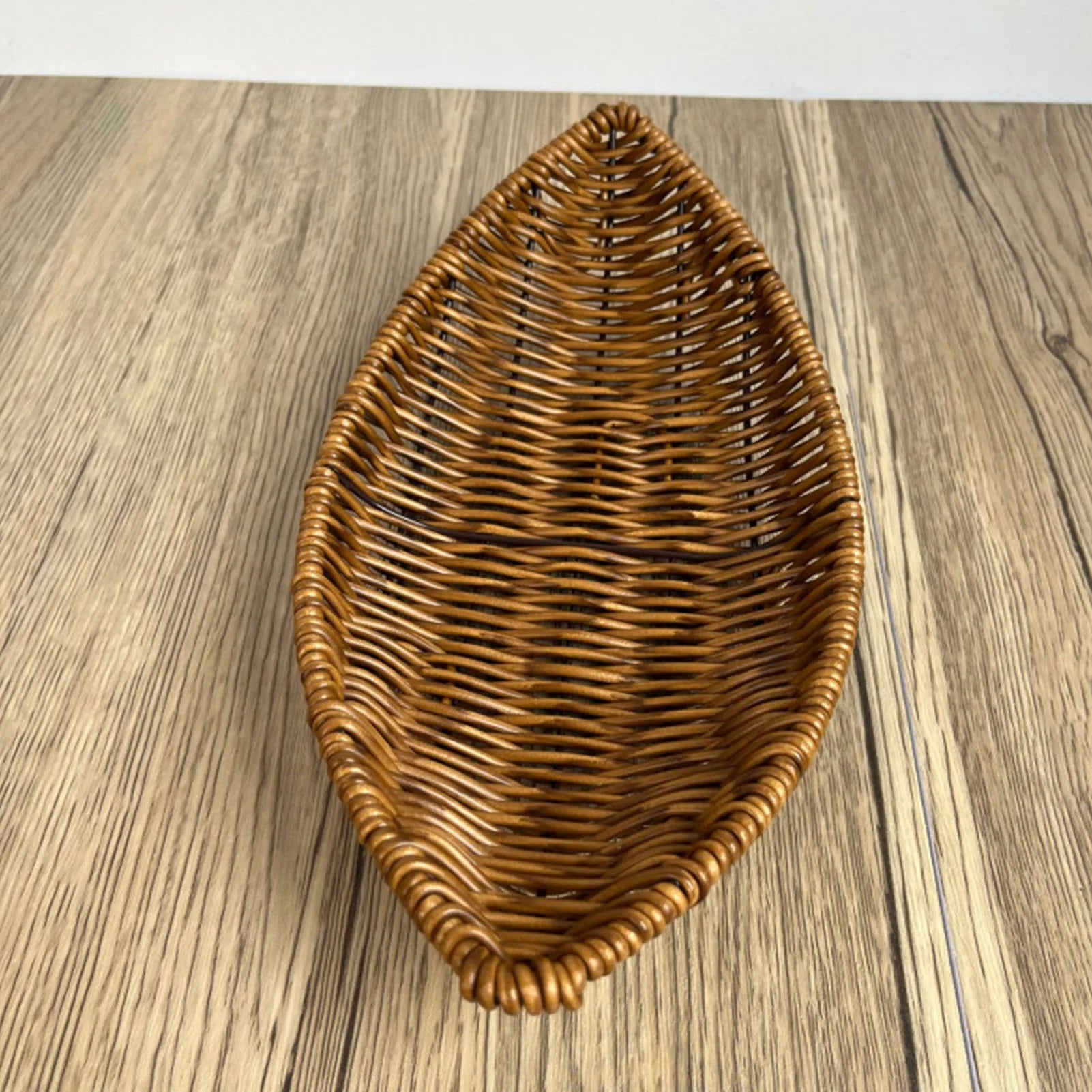 Leaf Shape Bread Display Fruit Dish Baskets Leaf Rattan Weaving Basket Serving Storage Bowls for Family Friend Neighbor Gift
