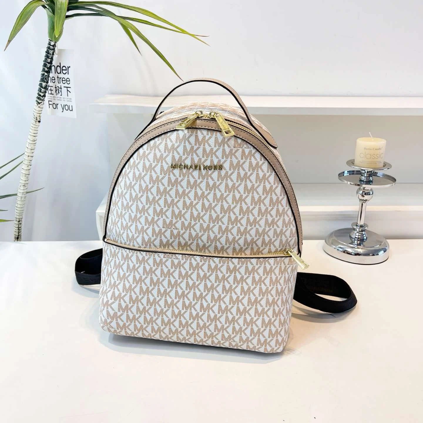 Michael Kors Sheila High-End Series 2026 New Fashion Versatile Urban Women's Large-Capacity Casual Travel Backpack, Simple PVC W