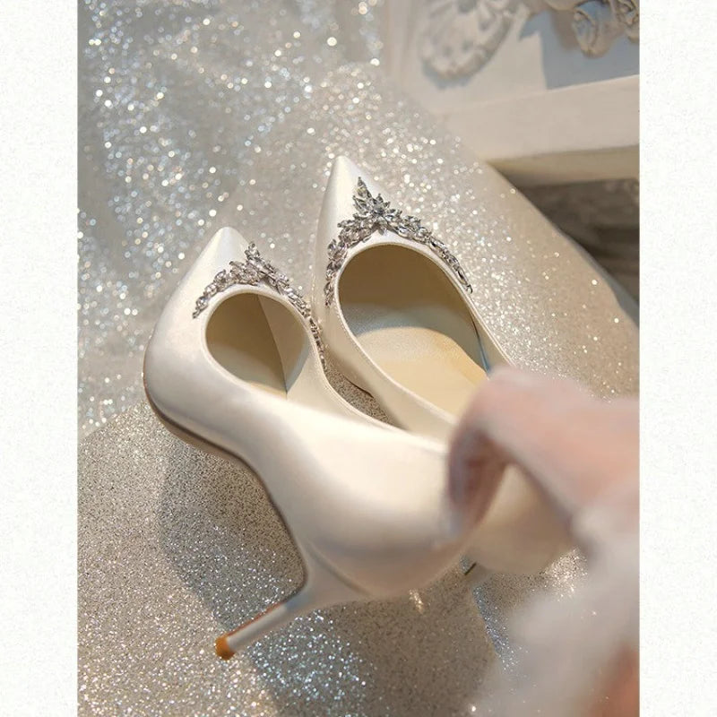 New White Women'S Bridal Wedding Shoes Silk Satin Rhinestone Crystal Shallow Pumps Stiletto High Heels