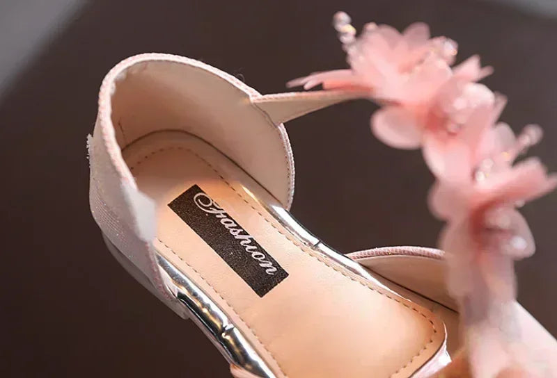 Summer New Style Children's Sandals Girls Fashion Rhinestone Flower Princess Shoes Little Girls Soft Soled Dance Shoes Girls