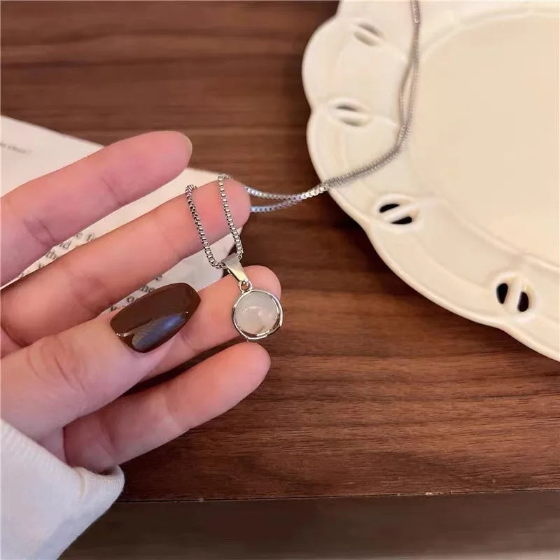 Elegant Chalcedony Round Pendant Necklace for Women Fashion Box Chain Necklace Short Clavicle Chain Female Jewelry Gift