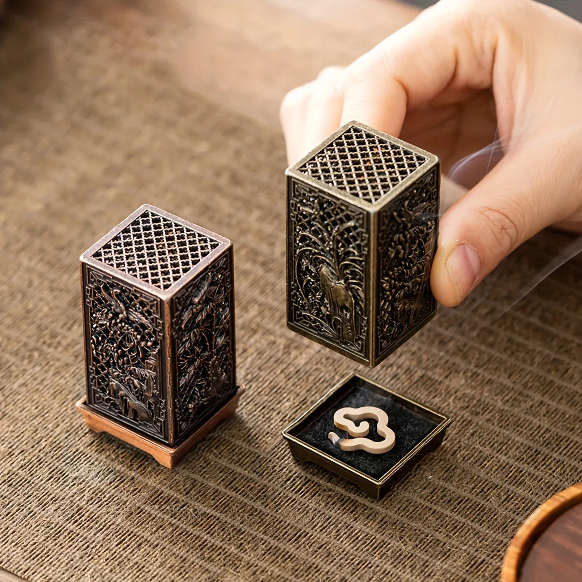 Elegant Chinese-Style Aromatherapy Candlestick | Metal Square Burner