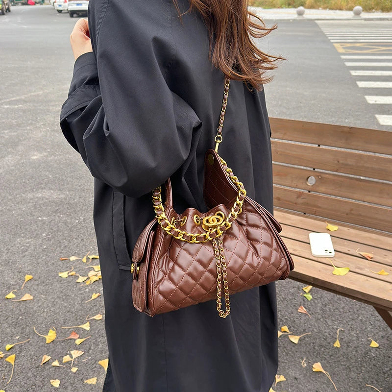 Quilted shoulder underarm bag, large-capacity hobo bag, bucket drawstring chain crossbody bag, women's handbag