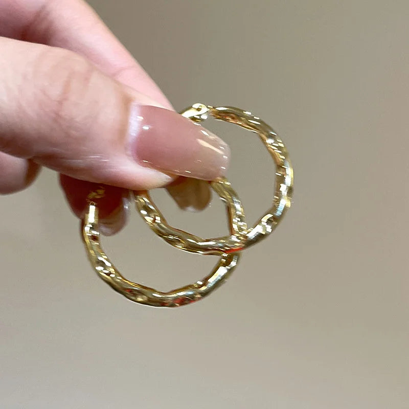 Trending French Metal Sunflower Hoop Earring Texture Elegant Geometry Cheap Earrings Female Fashion Jewelry Woman New