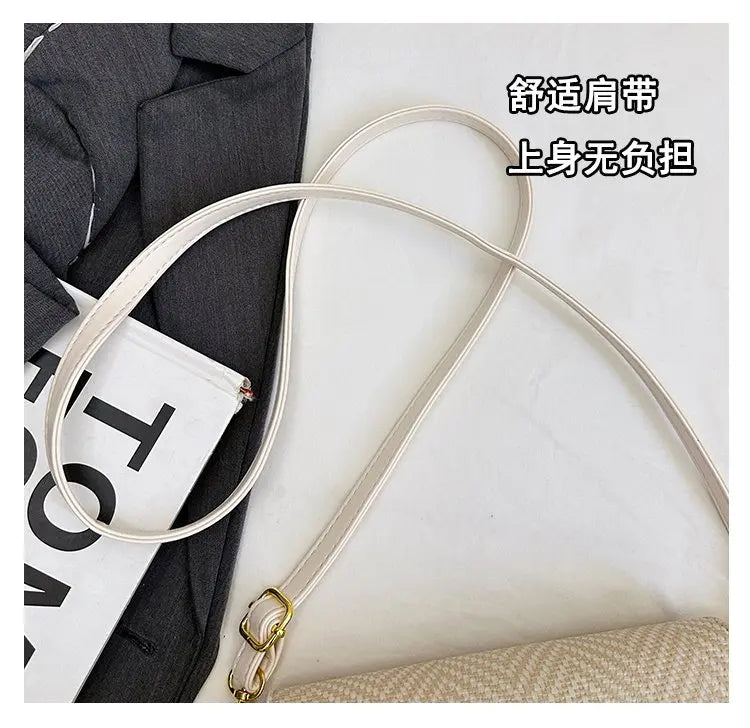 Famous Designer Crossbody Bag Trendy Letter Logo Also Serves As A Chic And Spacious Diaper Bag For Women