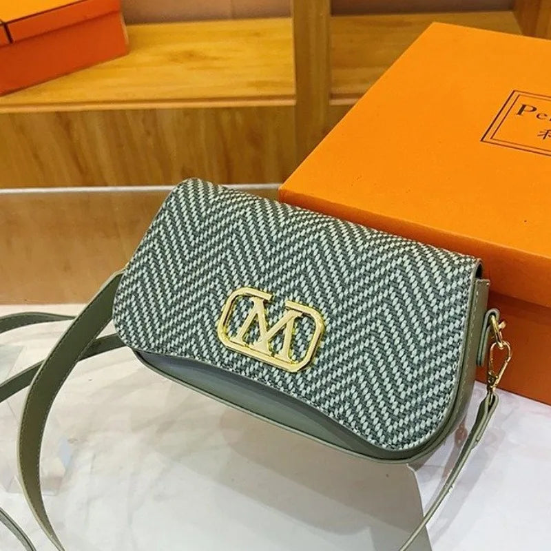 Famous Designer Crossbody Bag Trendy Letter Logo Also Serves As A Chic And Spacious Diaper Bag For Women
