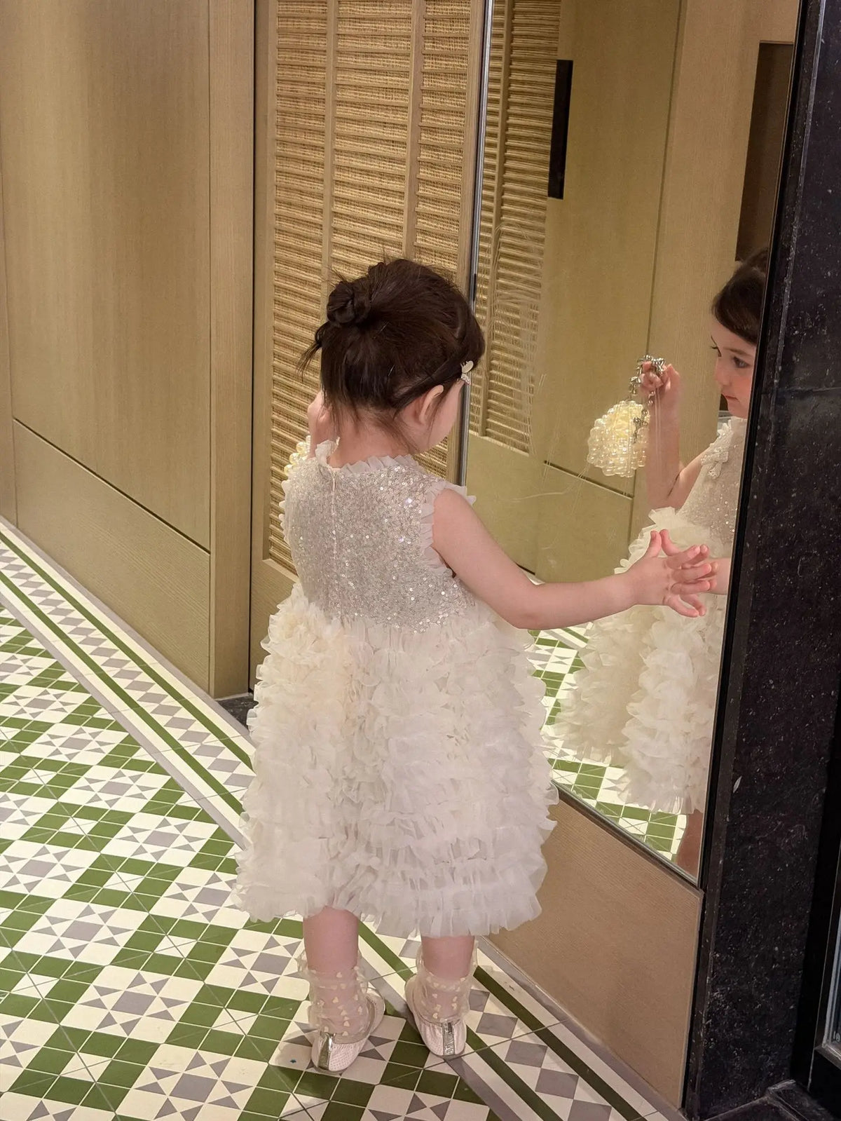 2026 summer new children's clothing sleeveless vest princess skirt sequined cake skirt