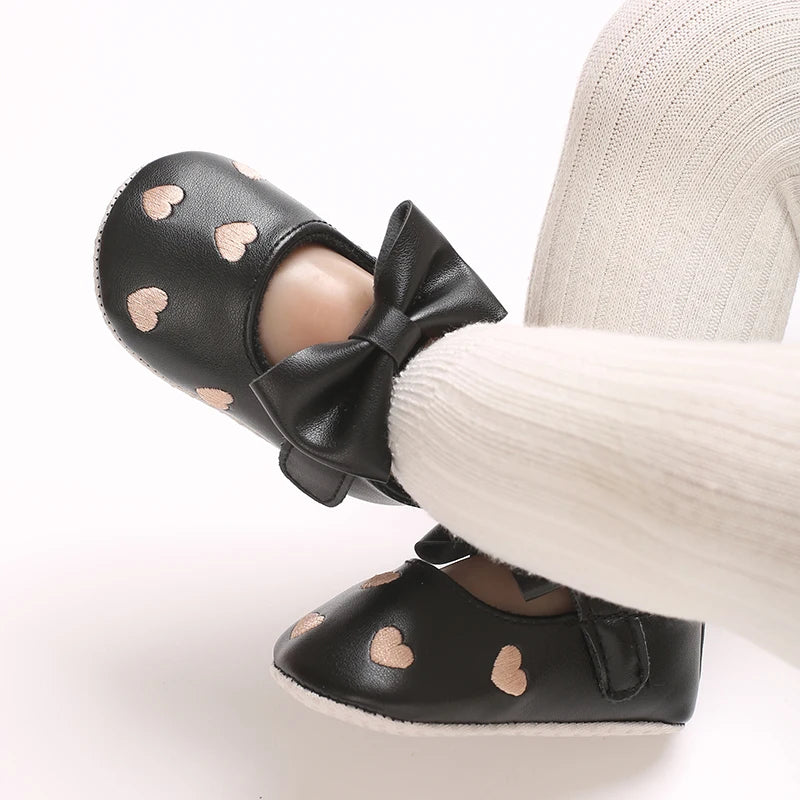 Baby Girl Classic Dress Shoes 0-18M Cute Bow Knot Heart First Walkers Soft Sole Comfortable Newborn Infant