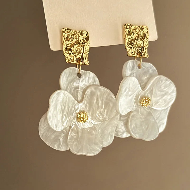Flower Pearl Stud Earrings Korea Elegant Temperament White Color Petal Earrings For Women'S Wedding Jewelry Gifts