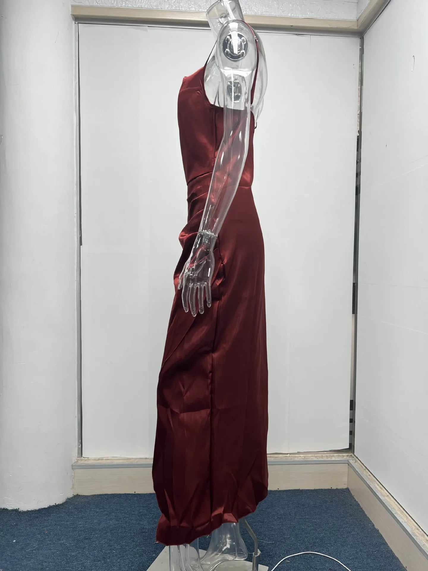Women's Spring New Strap Women's Dress, European and American High End Sexy Spicy Girl, Low Cut Satin Split Back