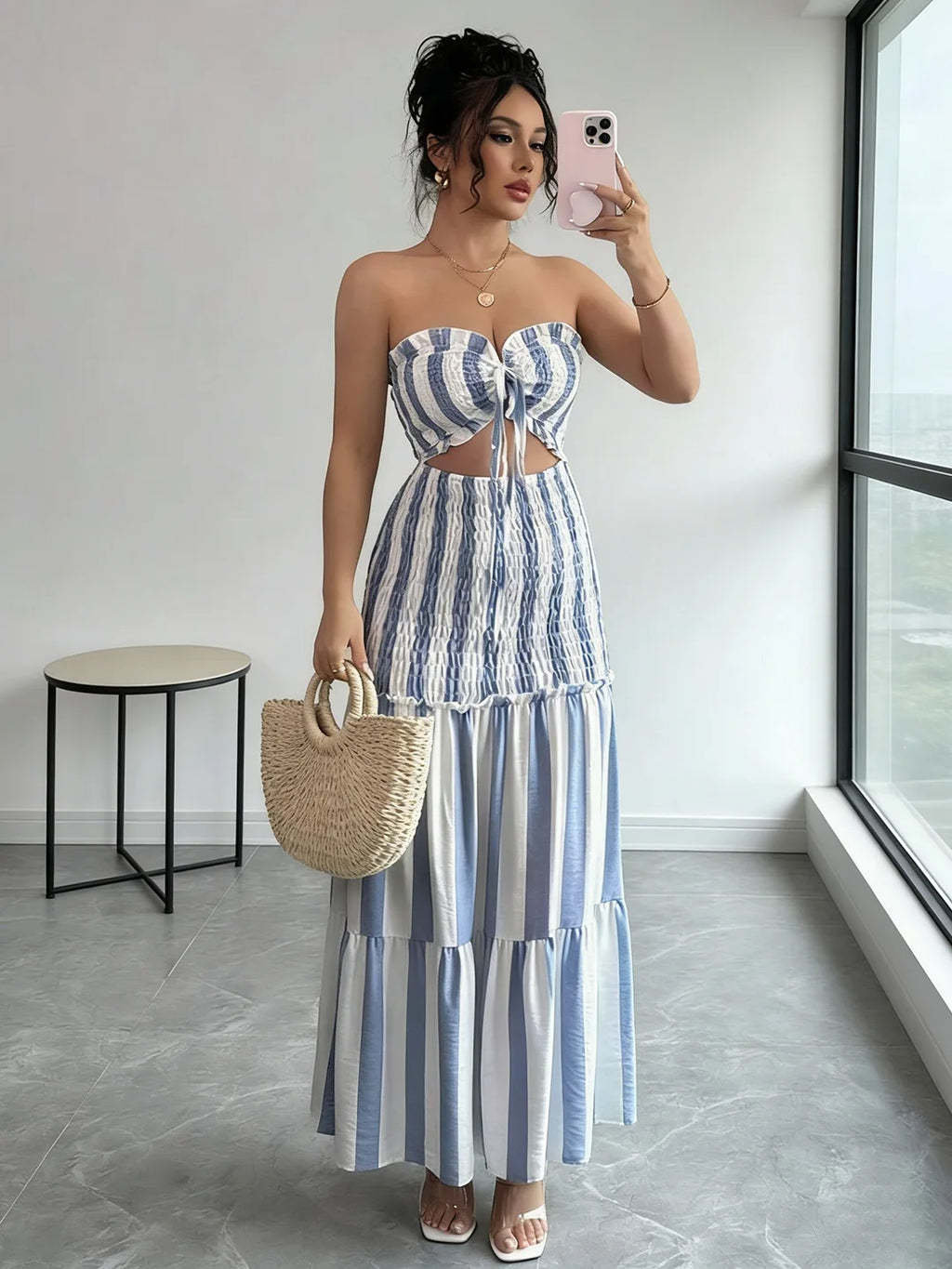 2026 Summer Lady And White Striped Strapless Dress With Hollowed Waist And Tiered Hem For Vacation Femme Elegant