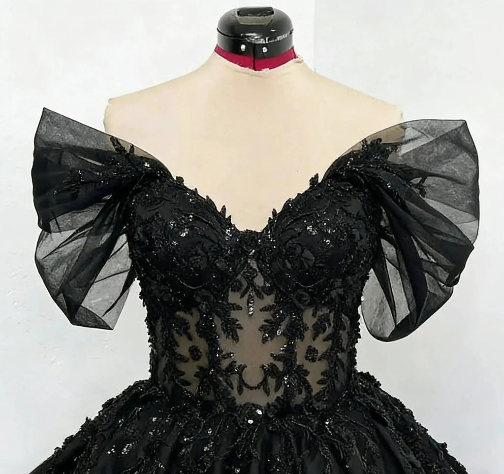 Customized Off Shoulder Black Knee Lenght Flower Girl Dress for Wedding V Neck See Through Beading Applique Bridal Gown