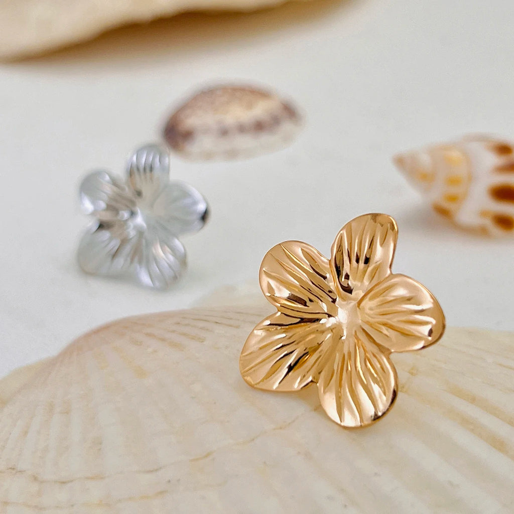 Kunjoe 2Pcs/Set Gold Color Flower Ear Clips Earrings Without Perforated For Women'S Fashion Petal Floral Ear Cuff Daily Jewelry