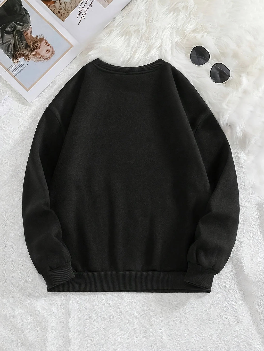 Women's Casual Heart Print Pullover Sweatshirt Geometric Design Long Sleeve Round Neck Machine Washable Regular Fit for Autum