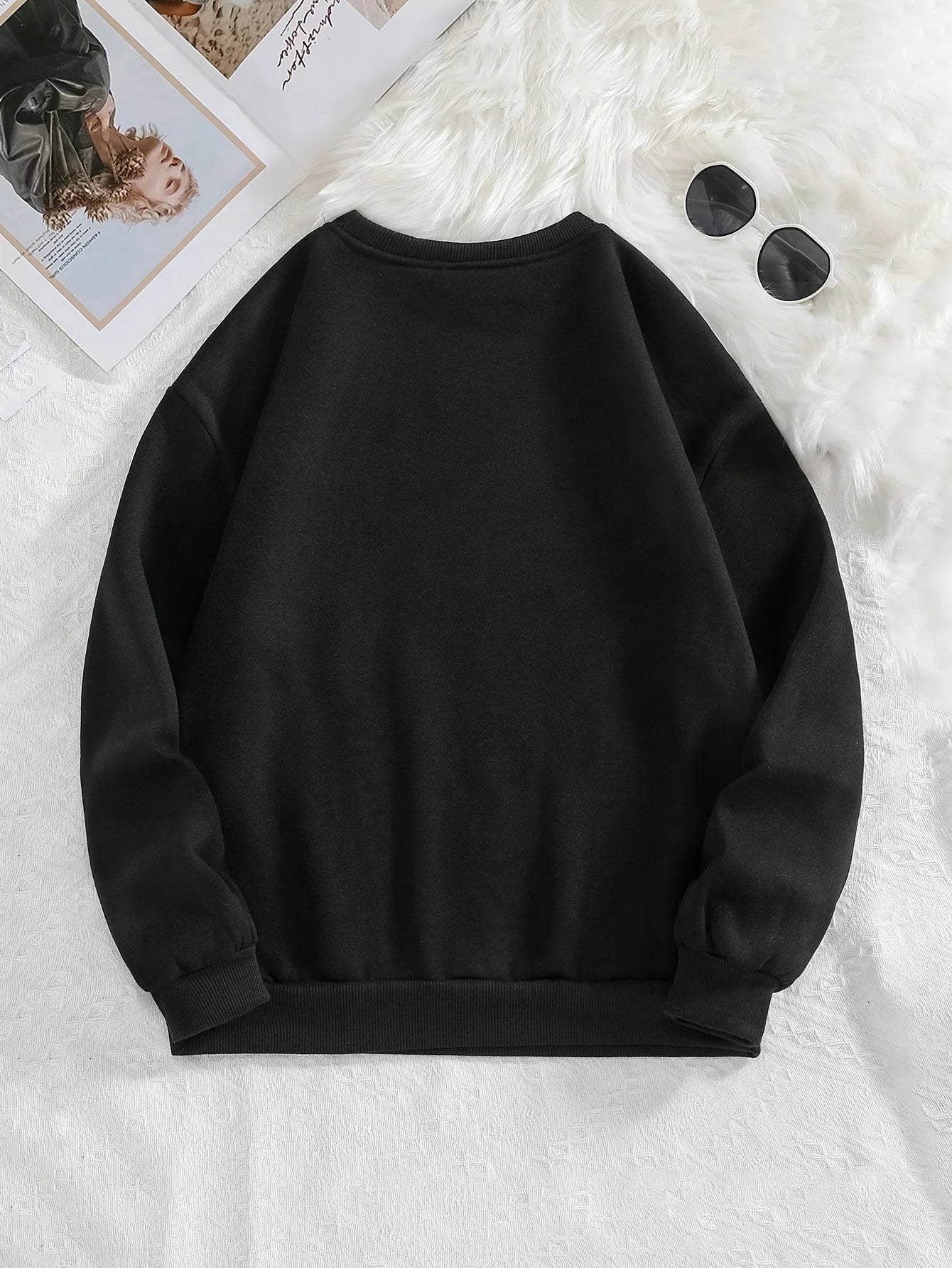 Women's Casual Heart Print Pullover Sweatshirt Geometric Design Long Sleeve Round Neck Machine Washable Regular Fit for Autum