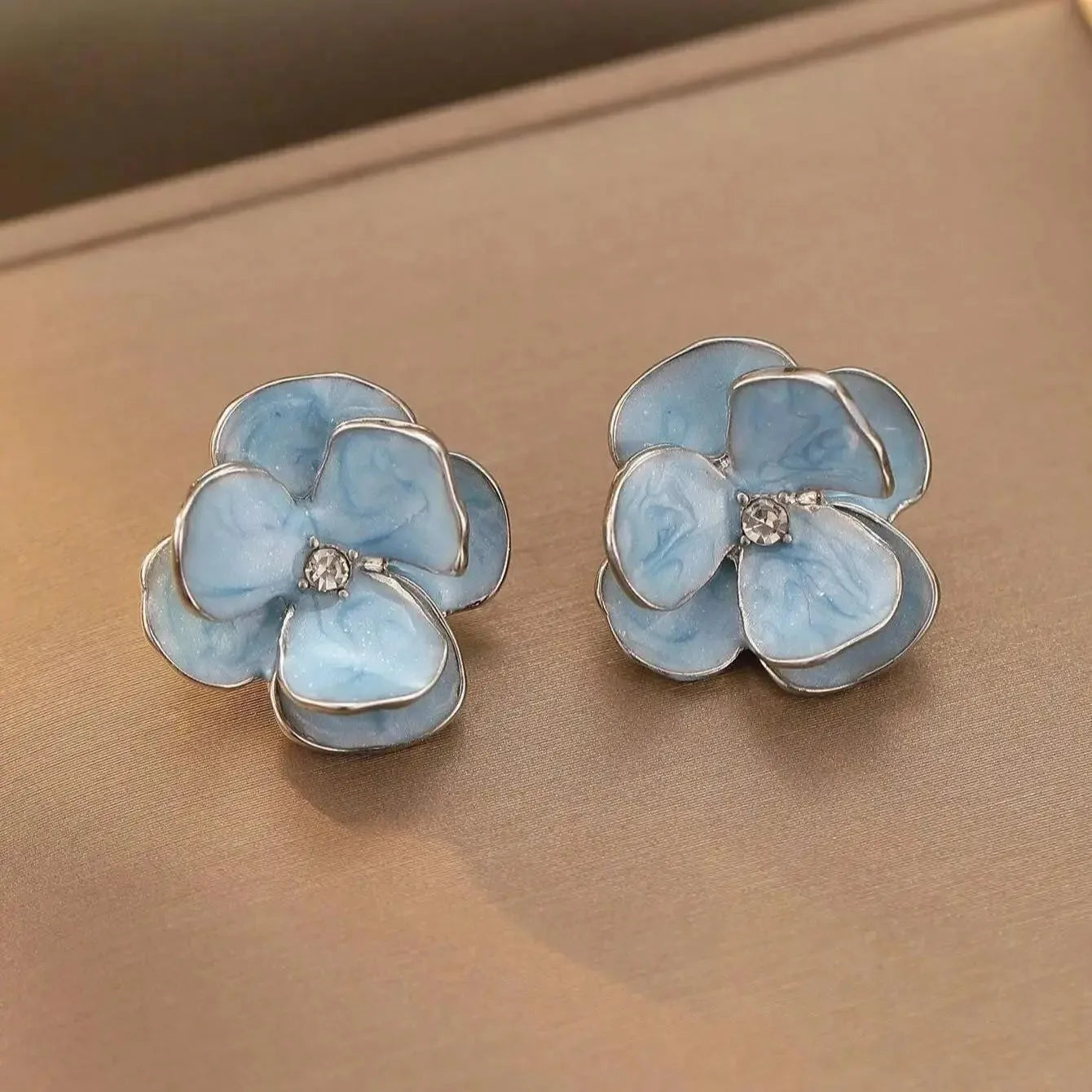 New Fashion Sweet Design Spring/Summer Blue Pink Enamel Flower Light Luxury High End Earrings Gifts For Women'S Jewelry