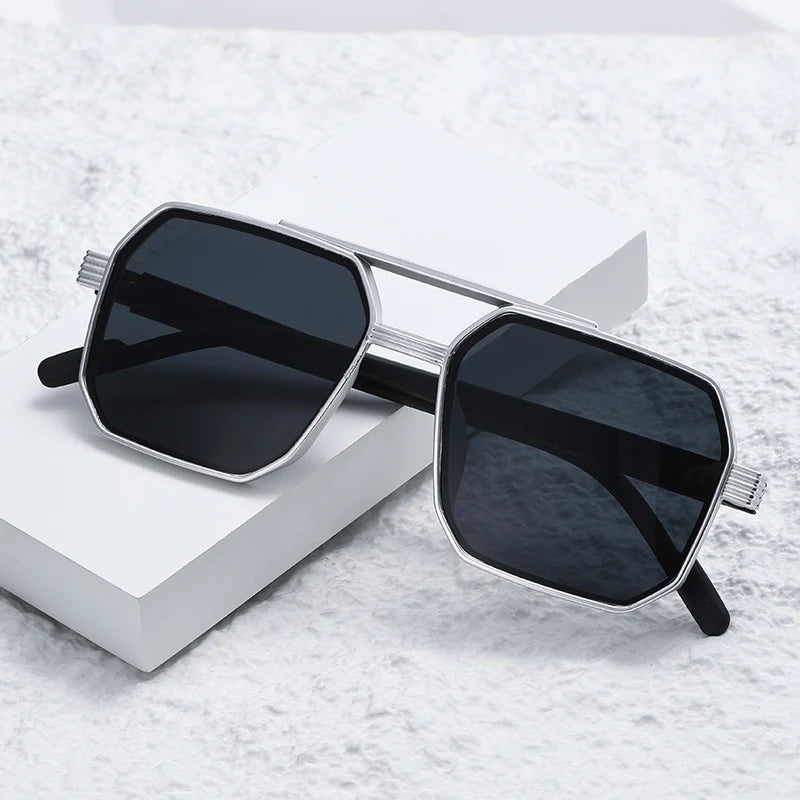 Hiking 3pcs Retro Large Frame Square Anti Light Glasses Classic Double Beam Metal Frame Shades Fashion Men'S Gradient Eyeglasses