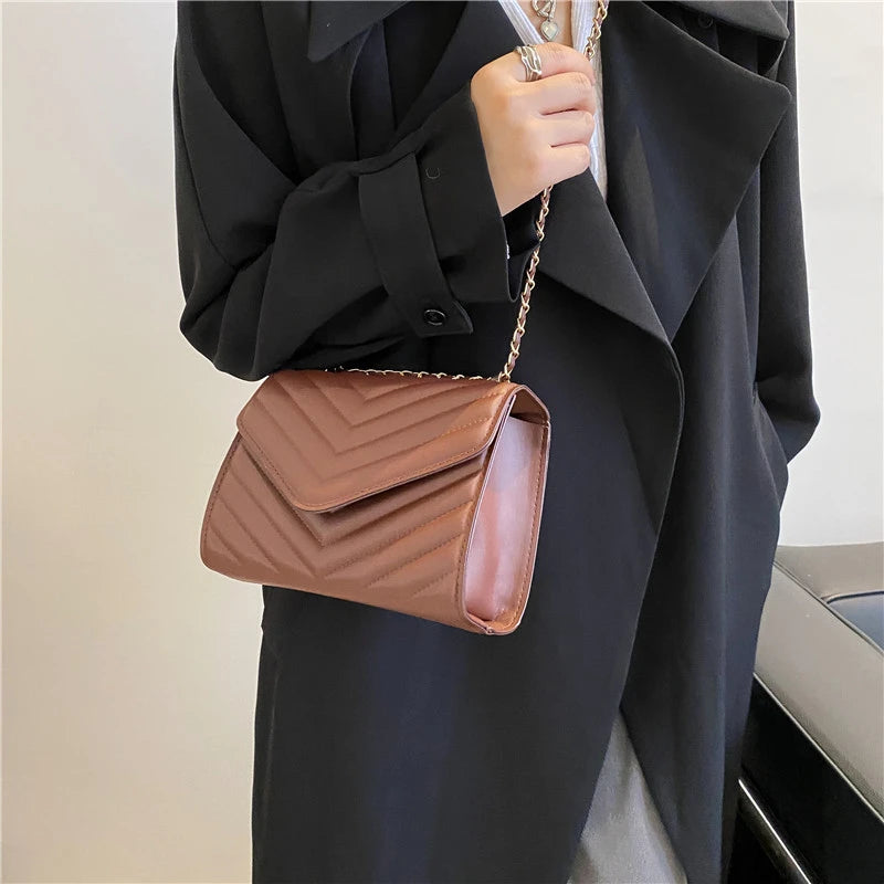 Fashionable Elegant Argyle Quilted Small Square Bag Woven Chain Magnetic Suction Buckle Diagonal Cross Bag Commuter Shoulder Bag