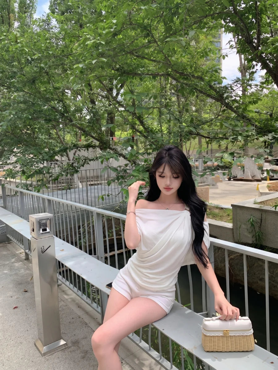 Sexy Slim Fit Metal Buckle Asymmetrical Shoulder Top Pleated Design Versatile Single Wear Tank Top Breathable Short Length