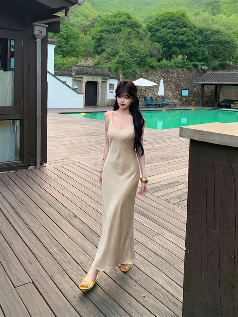 Sexy Retro V-Neck Strap Dress Women's Slim Fit Long Skirt High Waist Summer Design Sensation Lady Style Comfortable Breathable