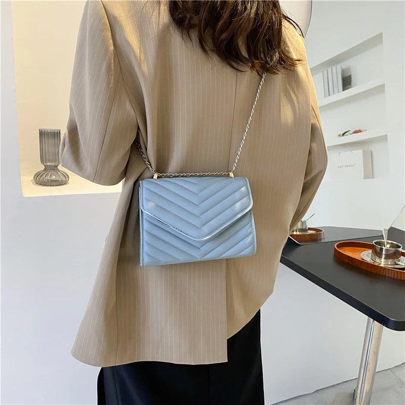 Fashionable Elegant Argyle Quilted Small Square Bag Woven Chain Magnetic Suction Buckle Diagonal Cross Bag Commuter Shoulder Bag