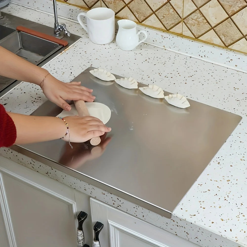 Tabla de Cortar de Acero Inoxidable - Resistente Antideslizante para Carne, Verduras y Repostería | Fácil de Limpiar con Borde de Seguridad